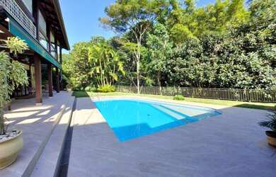 Imagem 2: Casa na Granja Viana. Piscina, Churrasqueira, Ar-condicionadoeÁrea de...