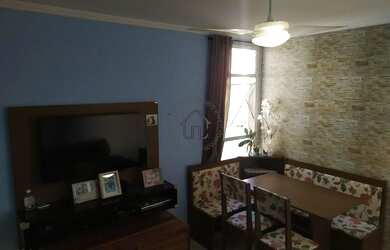 Imagem: O apartamento possui 2 Dormitórios, 1 Banheiro, 1 Vaga na garagem