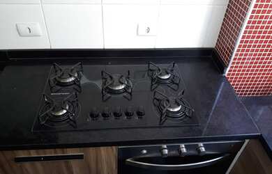 Imagem: O apartamento possui 3 Dormitórios, 1 Banheiro, 1 Vaga na garagem