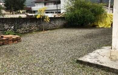 Imagem: O terreno possui 382m² de Área e está localizado em Iririú