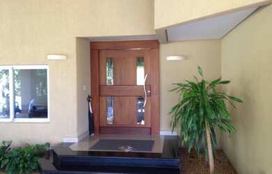 Imagem: A casa em condomínio possui 4 Dormitórios, 5 Banheiros, 4