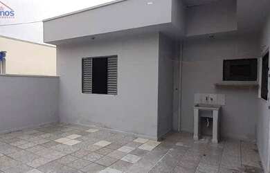 Imagem: A casa possui 1 Dormitório, 1 Banheiro, 2 Vagas na garagem