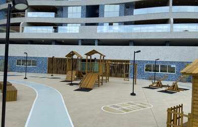 Imagem 8: Primeira quadra da praia. Piscina, Varanda, 260m² de Áreae4 Vagas na...