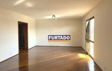 Imagem: O apartamento possui 3 Dormitórios, 1 Banheiro, 2 Vagas na