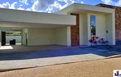 Imagem: A casa em condomínio possui 4 Dormitórios, 5 Banheiros, 5