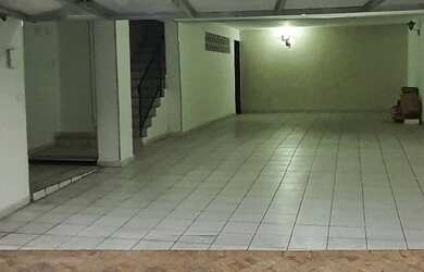 Imagem: ALUGO grande Sobrado com dois elevadores no Jardim Paulista