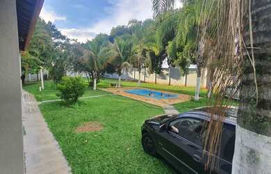 Imagem: A chácara possui 1550m² de Área, Churrasqueira e Varanda