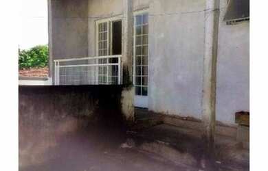 Imagem: A casa possui 3 Dormitórios, 1 Banheiro, 11m² de Área, Imóvel