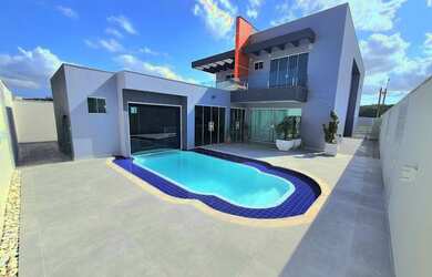 Imagem: A casa em condomínio possui 4 Dormitórios, 4 Banheiros, 4