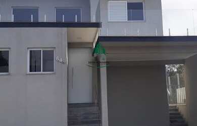 Imagem: A casa possui 3 Dormitórios, 4 Banheiros, 4 Vagas na garagem