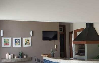 Imagem: A casa possui 3 Dormitórios, 3 Banheiros, 2 Vagas na garagem