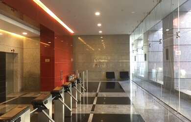 Imagem: O depósito possui 1 Vaga na garagem, 34m² de Área e está