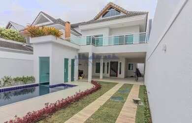 Imagem: A casa em condomínio possui 4 Dormitórios, 5 Banheiros, 2