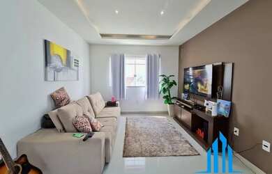 Imagem: A casa possui 3 Dormitórios, 2 Banheiros, 4 Vagas na garagem