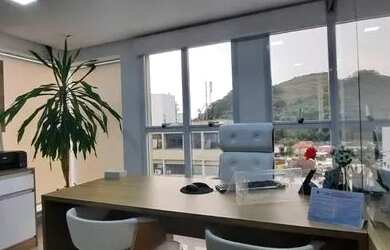 Imagem: O depósito possui 1 Vaga na garagem, 51m² de Área e está