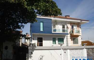 Imagem: A casa possui 3 Dormitórios, 5 Banheiros, 5 Vagas na garagem