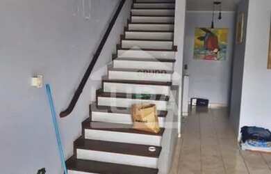 Imagem: A casa possui 3 Dormitórios, 2 Banheiros e 257m² de Área