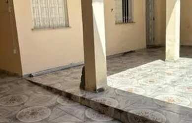 Imagem: A casa possui 2 Dormitórios, 1 Banheiro, 1 Vaga na garagem