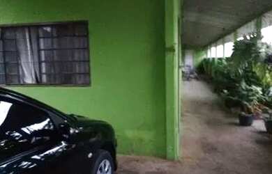 Imagem: A casa possui 3 Dormitórios, 2 Banheiros, 2 Vagas na garagem