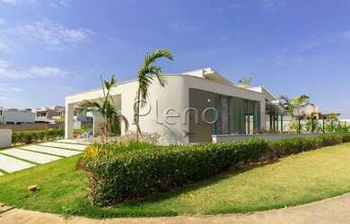 Imagem: A casa em condomínio possui 4 Dormitórios, 2 Banheiros, 4