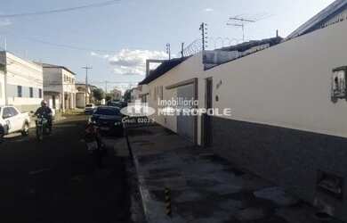 Imagem: A casa possui 1 Dormitório, 1 Banheiro e 55m² de Área e está