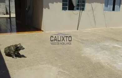 Imagem: A casa possui 2 Dormitórios, 1 Banheiro, 3 Vagas na garagem