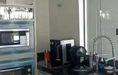 Imagem: A casa em condomínio possui 4 Dormitórios, 5 Banheiros, 5