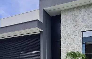 Imagem: A casa em condomínio possui 4 Dormitórios, 4 Banheiros, 4