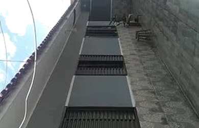 Imagem: A casa possui 3 Dormitórios, 2 Banheiros, 1 Vaga na garagem