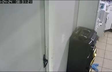 Imagem 5: Troco por outra casa. Varanda, 4 Vagas na garageme2 Dormitórios