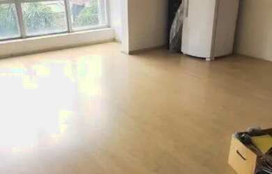 Imagem: O depósito possui 1 Vaga na garagem, 77m² de Área e está