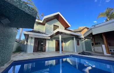 Imagem: A casa em condomínio possui 3 Dormitórios, 3 Banheiros, 4