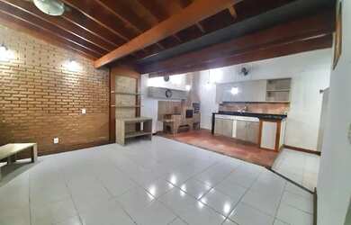 Imagem: A casa em condomínio possui 3 Dormitórios, 2 Banheiros, 2