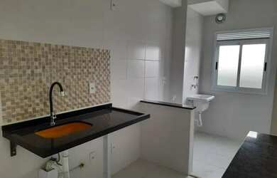 Imagem: O apartamento possui 2 Dormitórios, 1 Banheiro, 1 Vaga na garagem