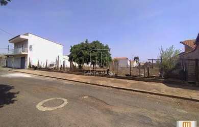 Imagem: O terreno possui 360m² de Área e está localizado em Parque