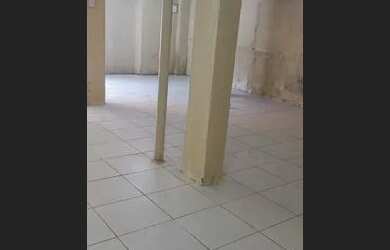 Imagem: A casa possui 1 Banheiro e está localizado em Álvaro Weyne