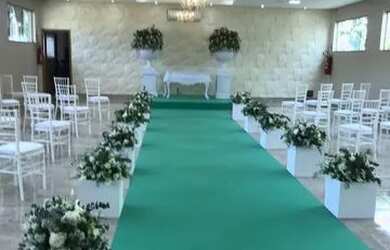 Imagem: O depósito possui 2 Vagas na garagem, 404m² de Área e está