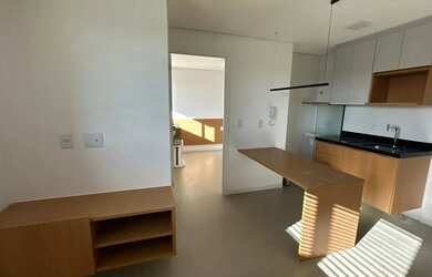 Imagem: O apartamento possui 1 Dormitório, 1 Banheiro, 1 Vaga na garagem