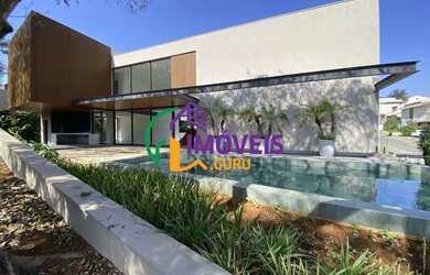 Imagem: A casa em condomínio possui 4 Dormitórios, 5 Banheiros, 5