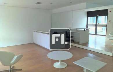 Imagem: O depósito possui 5 Vagas na garagem, 526m² de Área, Imóvel