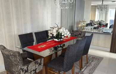 Imagem: A casa possui 3 Dormitórios, 4 Banheiros, 3 Vagas na garagem