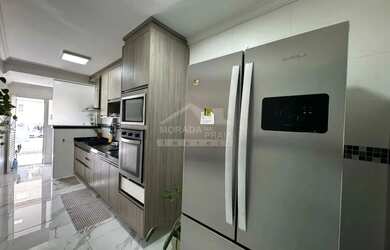 Imagem: O apartamento possui 3 Dormitórios, 3 Banheiros, 2 Vagas na