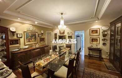 Imagem: A casa possui 3 Dormitórios, 4 Banheiros, 4 Vagas na garagem