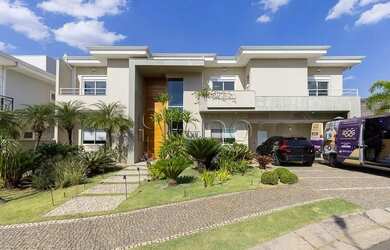 Imagem: A casa em condomínio possui 5 Dormitórios, 1 Banheiro, 5 Vagas