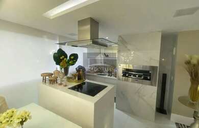 Imagem: O apartamento possui 3 Dormitórios, 5 Banheiros, 4 Vagas na