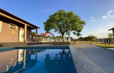 Imagem: A fazenda possui 1m² de Área e está localizado em Esmeraldas