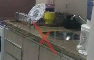 Imagem: O apartamento possui 2 Dormitórios, 1 Banheiro, 1 Vaga na garagem