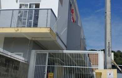 Imagem: A casa possui 2 Dormitórios, 1 Banheiro, 1 Vaga na garagem