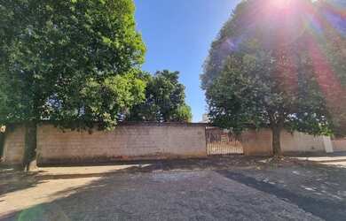 Imagem: O terreno possui 750m² de Área e está localizado em Tubalina