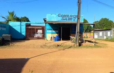 Imagem: A casa possui 2 Dormitórios, 2 Banheiros, 2 Vagas na garagem